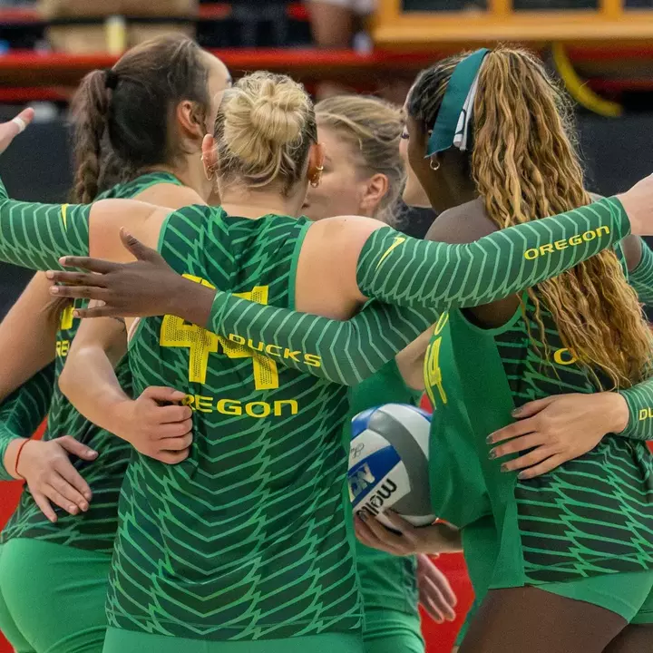 Team huddle vs WKU (Aug. 28, 2026)