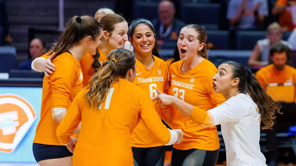 Tennessee Celebrates Point at Food City Center