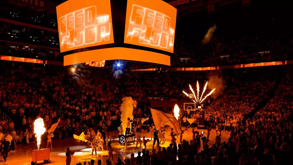 KNOXVILLE, TN - October 26, 2025 - “Feed the Floor” graphic on video board before an exhibition game between the Duke Blue Devils and the Tennessee Volunteers at Food City Center in Knoxville, TN. Photo By Andrew Ferguson/Tennessee Athletics