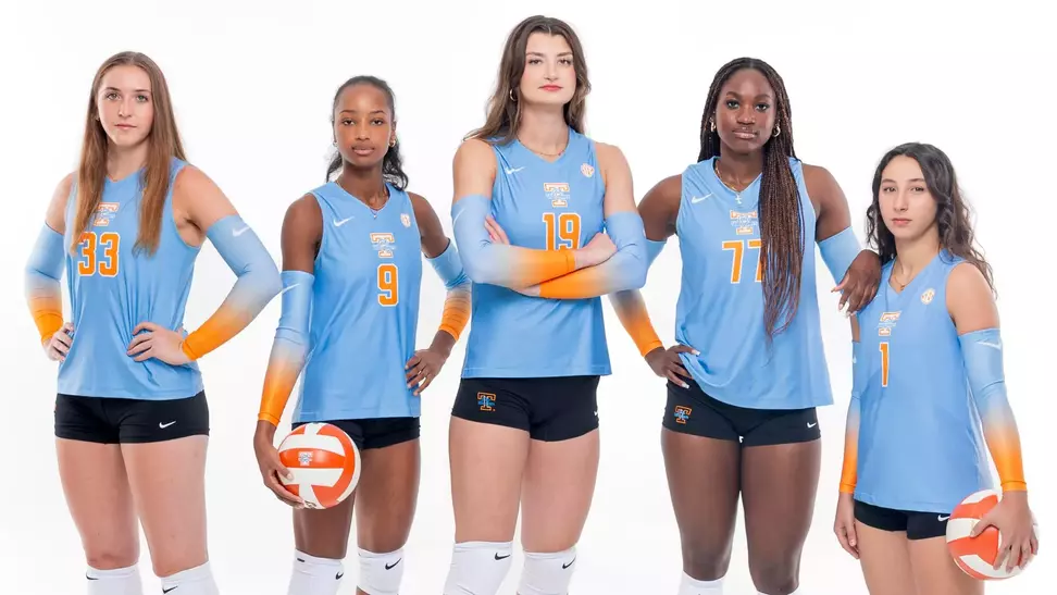 VB Preview Photo Featuring Senior Class