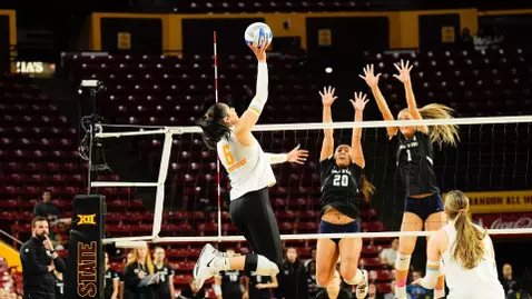 Mackenzie Plante Risies for attack in NCAA Tournament Match Against Utah State