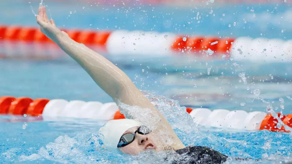 Tori Brostowitz competes in Backstroke for Tennessee in Dual Meet Against Kentucky