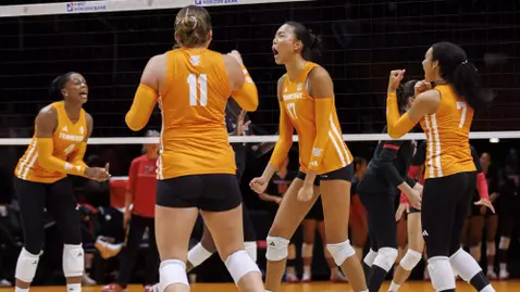 Lady Vols Celebrate Point at Food City Center