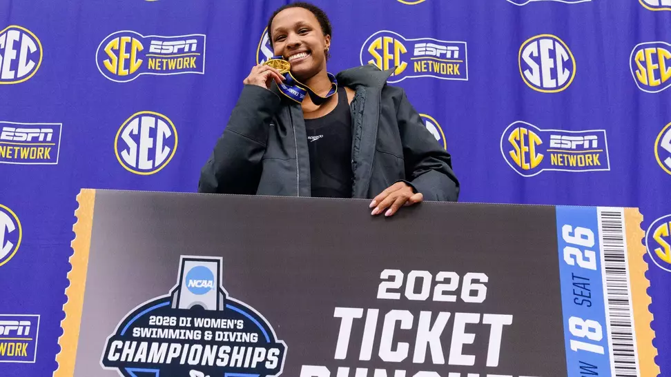 Jillian Crooks Celebrates 10 Back Gold Medal Win on Day Three of SEC Swimming & Diving Championships