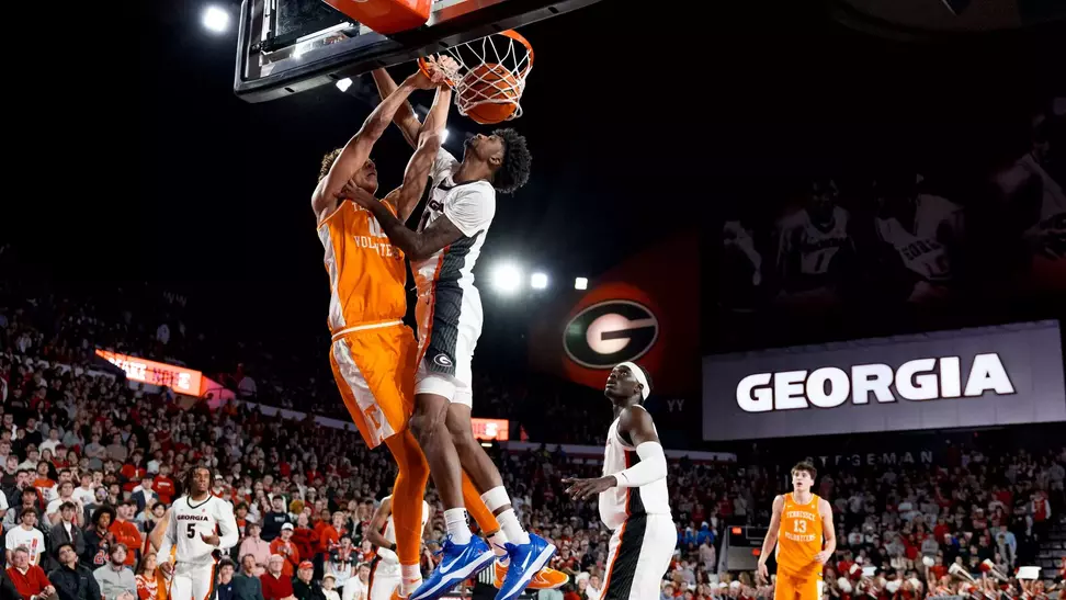 ATHENS, GA - January 28, 2026 - Forward Nate Ament #10 of the Tennessee Volunteers during the game between the Georgia Bulldogs and the Tennessee Volunteers at Stegeman Coliseum in Athens, GA. Photo By Andrew Ferguson/Tennessee Athletics