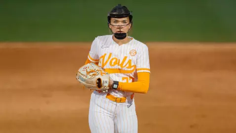 KNOXVILLE, TN - February 28, 2025 - Pitcher Erin Nuwer #33 of the Tennessee Lady Volunteers during the game between the Indiana State Sycamores and the Tennessee Lady Volunteers at Sherri Parker Lee Stadium in Knoxville, TN. Photo By Avery Bane/Tennessee Athletics