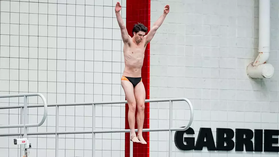 Owen Redfearn Competes in Platform at NCAA Zone B Diving Championships