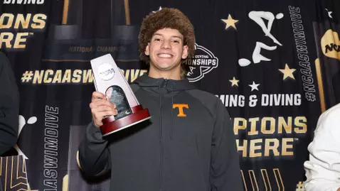 Gui Caribe Stands on Podium After Silver Medal Performance in 50 Free