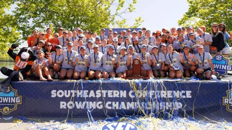 Rowing Celebrates SEC Championship