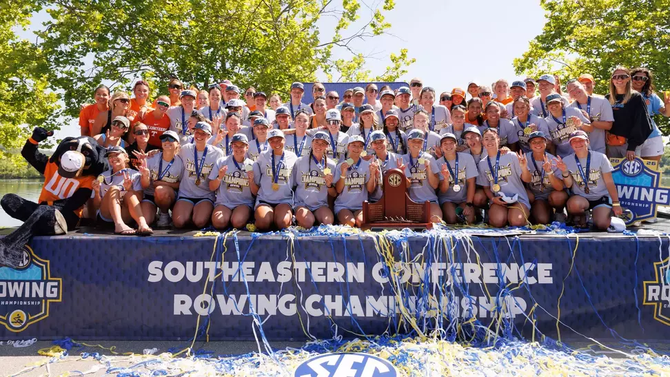 Rowing Celebrates SEC Championship
