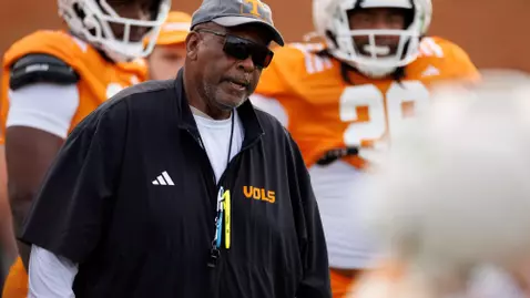 KNOXVILLE, TN - August 08, 2026 - Defensive Line Coach Rodney Garner of the Tennessee Volunteers during 2026 Fall Camp practice on Haslam Field in Knoxville, TN. Photo By Kate Luffman/Tennessee Athletics