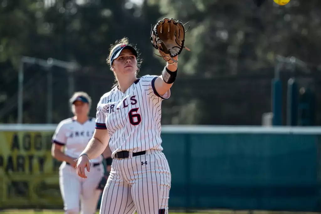 Ella Thurman Receives Return Throw at Davis