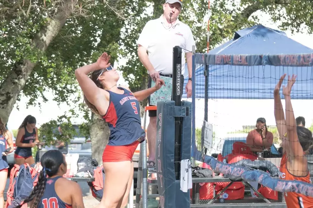 Clarissa Klein Spike vs Pacific