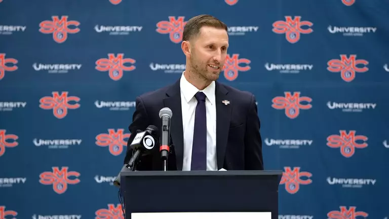 Mickey at the Podium, Intro Presser