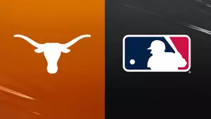 Feb. 1, 2025 | The 2025 Texas Longhorns defeated the Texas Alumni 6-3.