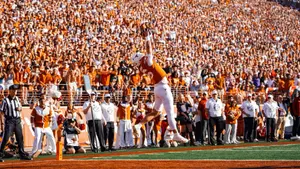 Arch Manning touchdown reception vs. Arkansas 2025