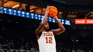 Tramon Mark jumper vs Le Moyne