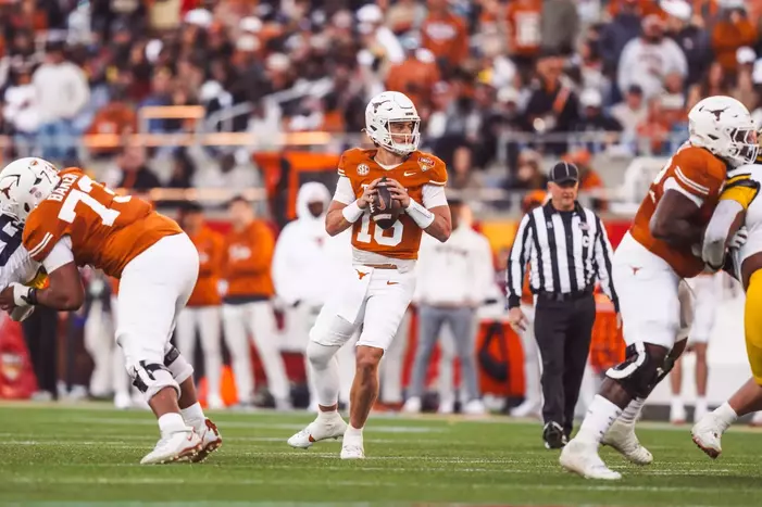 Arch Manning vs. Michigan 2025