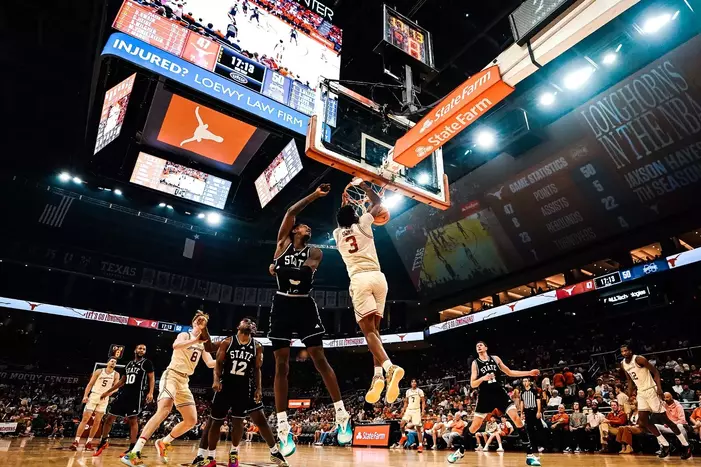 Dailyn Swain dunk vs Miss State