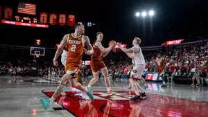 Men's Basketball falls at Georgia, 91-80 Image