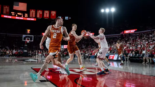 Men's Basketball falls at Georgia, 91-80 Image