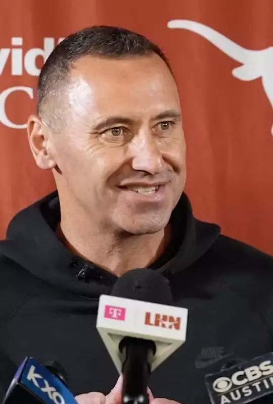 Steve Sarkisian media 030926