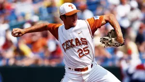 Huston-Street-Pitching