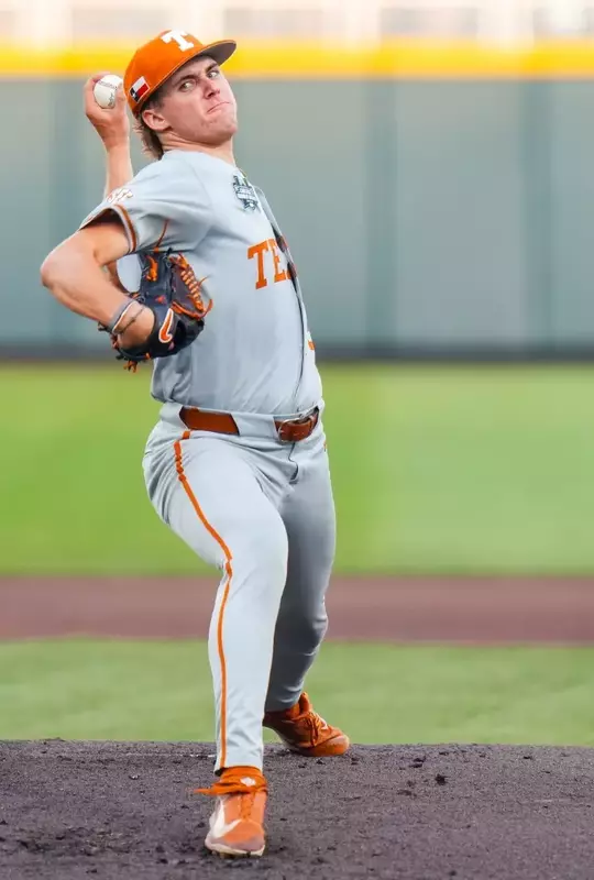 Dylan Volantis Pitching