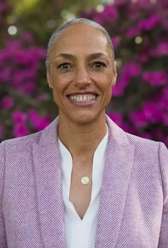 Lynda Tealer - hiring announce image for web