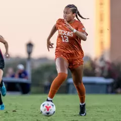 Ashlyn Anderson Dribbling