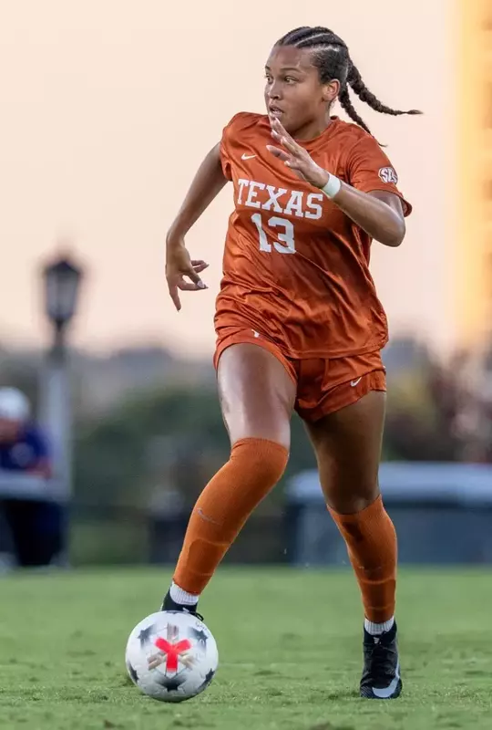 Ashlyn Anderson Dribbling