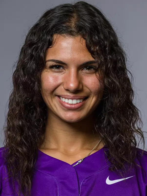 Miranda Lista headshot