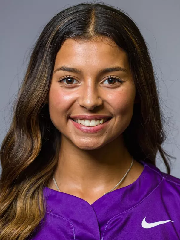 Isabel Martinez headshot