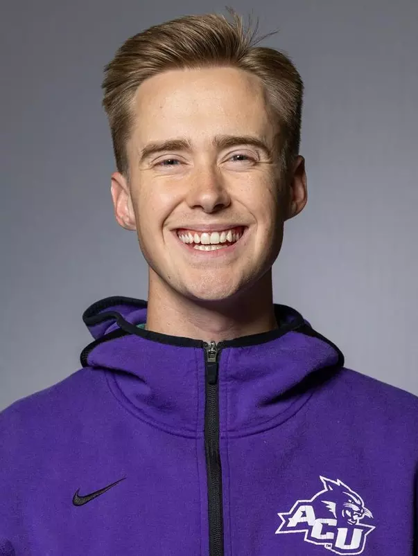 levi chambers headshot