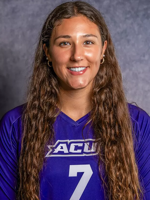 Hannah Gonzalez 2024 Headshot