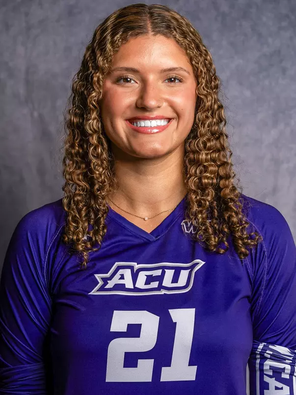 Alexis Strong 2024 Headshot