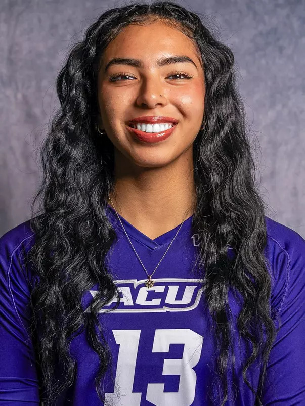 Sara Carrizales 2024 Headshot