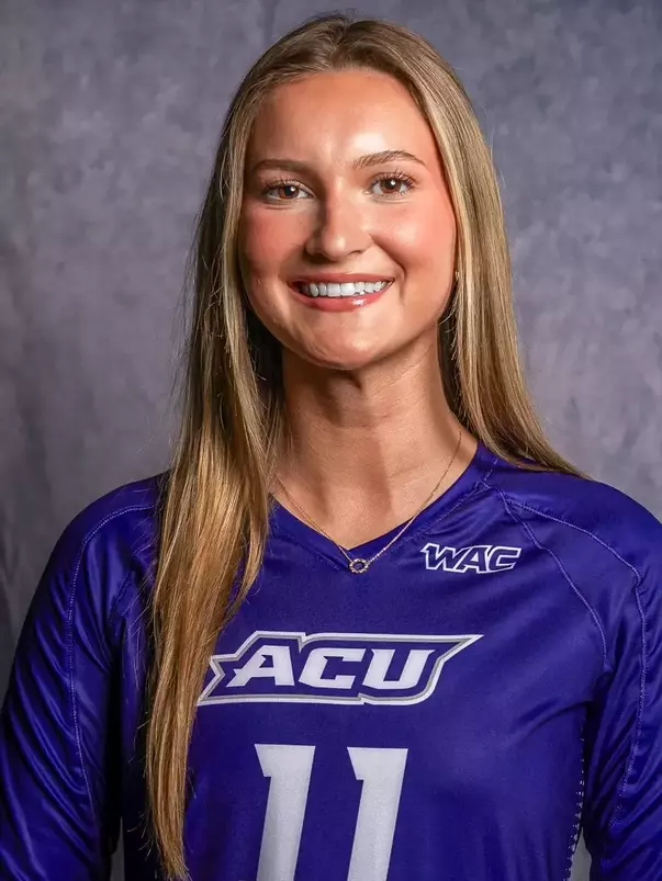 Izzy Larson 2024 Headshot