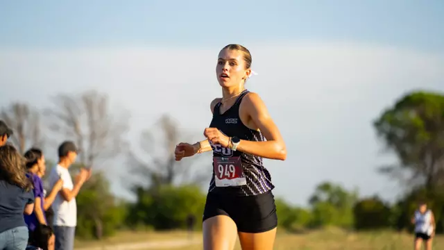 Sidney Windham runs in the 2025 Naimadu Classic in Abilene on August 29, 2025