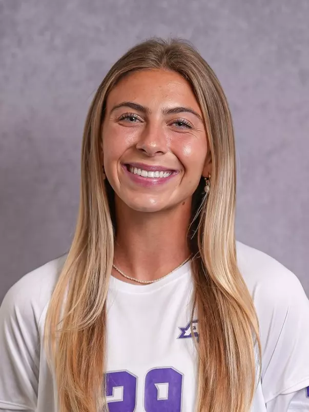 Amelia Legget Headshot