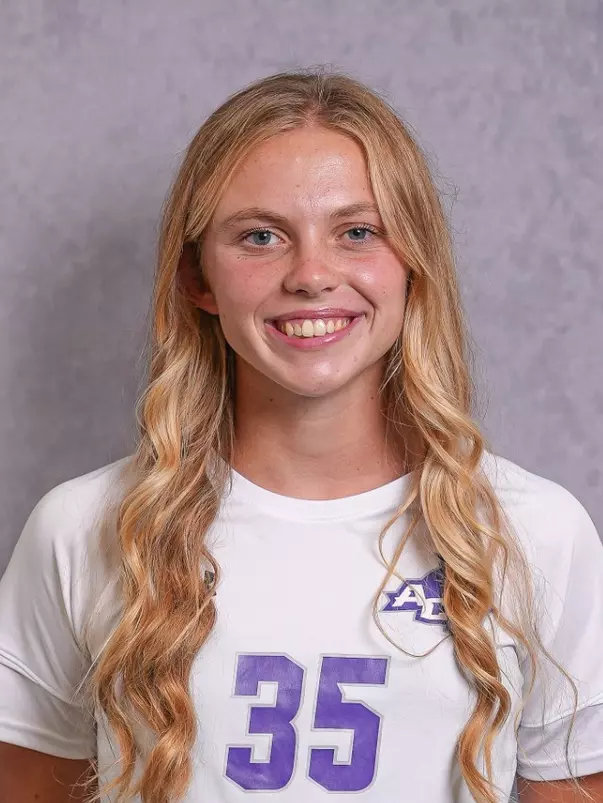 Baylie Simon Headshot