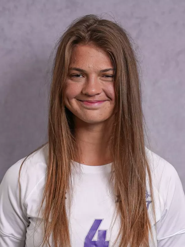 Emma Nylund Headshot