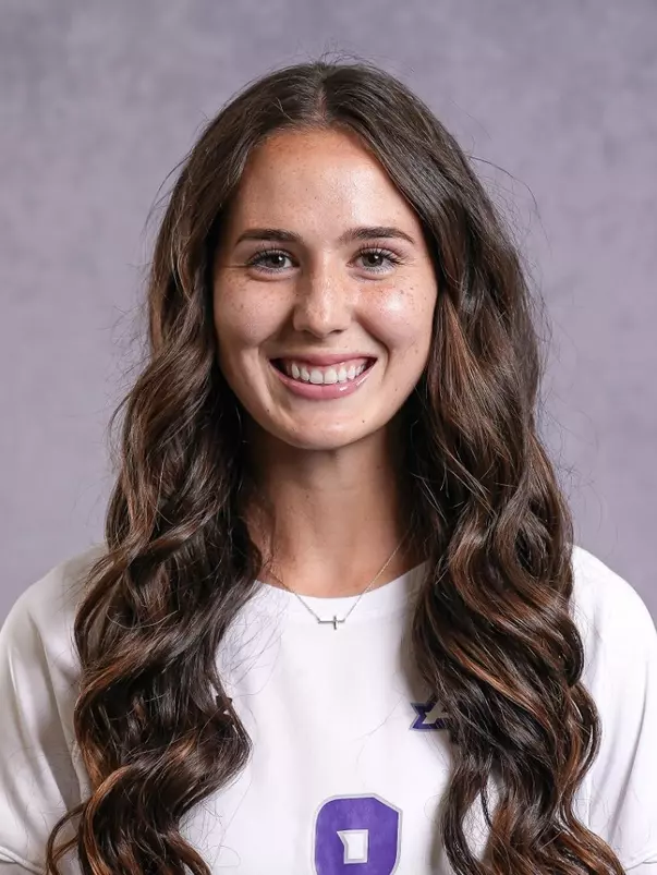 McCarly Holloman Headshot