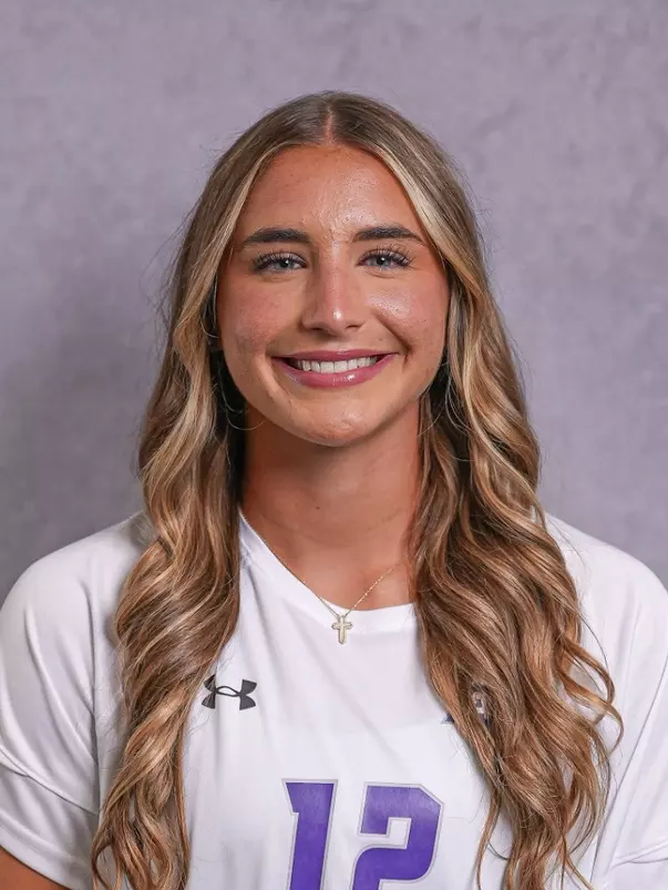 Raegan Hollis Headshot