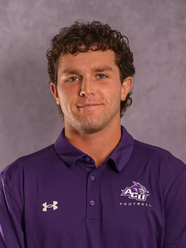 Stone Earle 2025 head shot