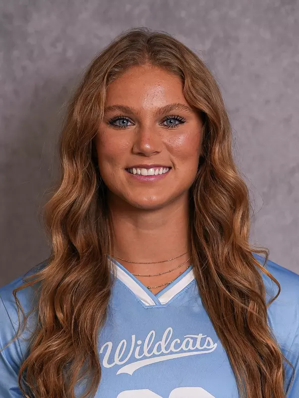 Bella Medrano Headshot