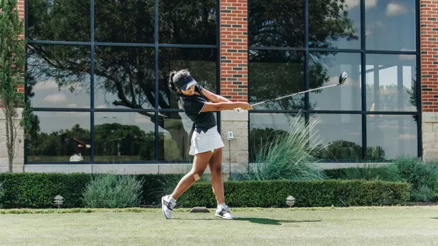 Jasmine Do swings at a practice round on Sept. 11, 2025.
