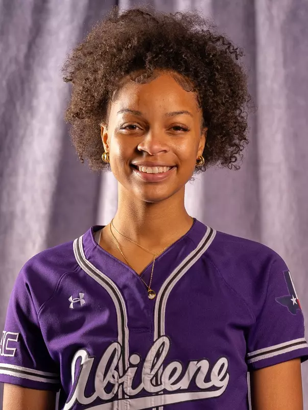 Alaina Hampton softball 2026 head shot