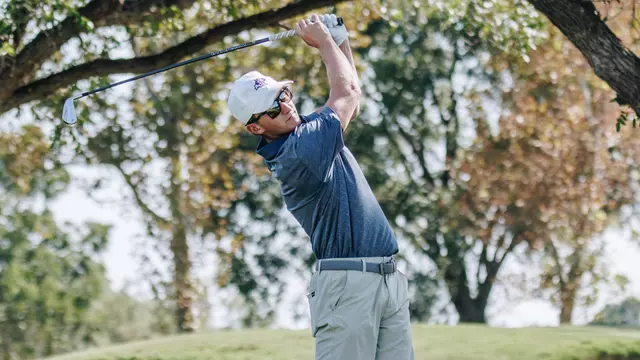 Preston DeFriend takes a swing at an ACU men's golf practice in Abilene, Texas on Sept. 11, 2025.