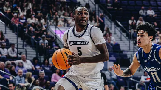 Cbo Newton drives to the bucket against UT Arlington on February 12, 2026